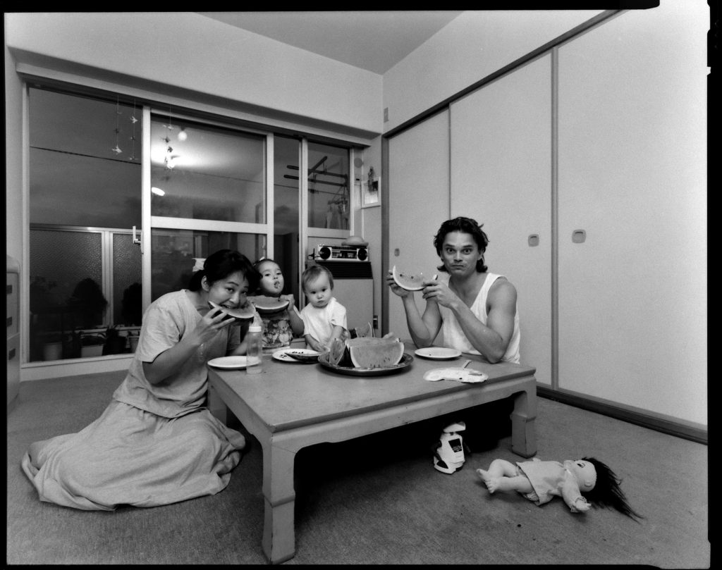 昭和の親子の一場面！今と共通することもありますし、全く違ってしまったことも！想像が膨らむ写真は素晴らしいです。